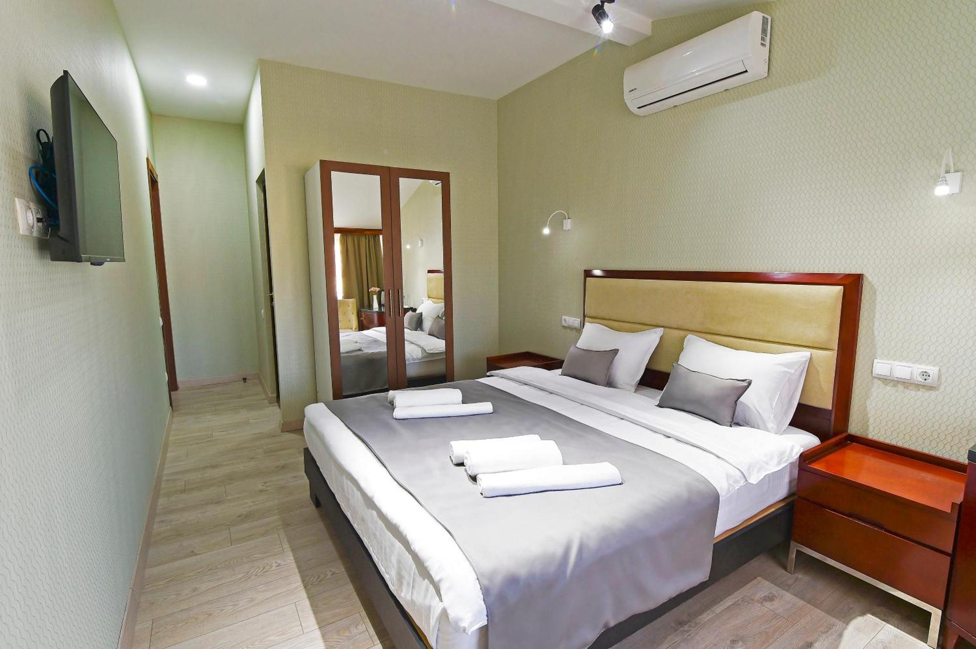 Kraveli Hotel Tbilisi Eksteriør bilde