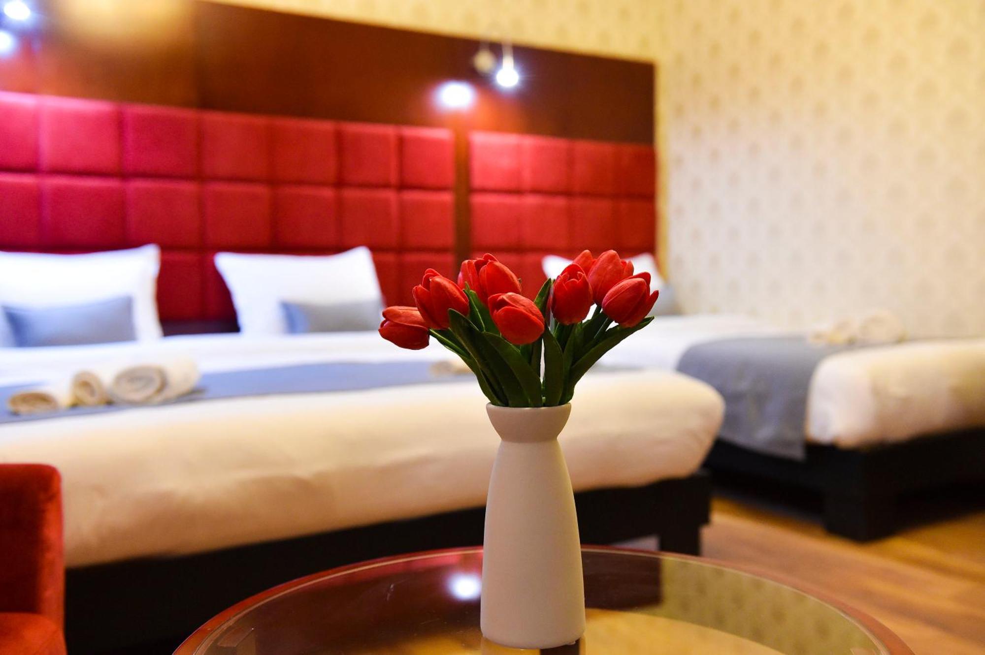 Kraveli Hotel Tbilisi Eksteriør bilde