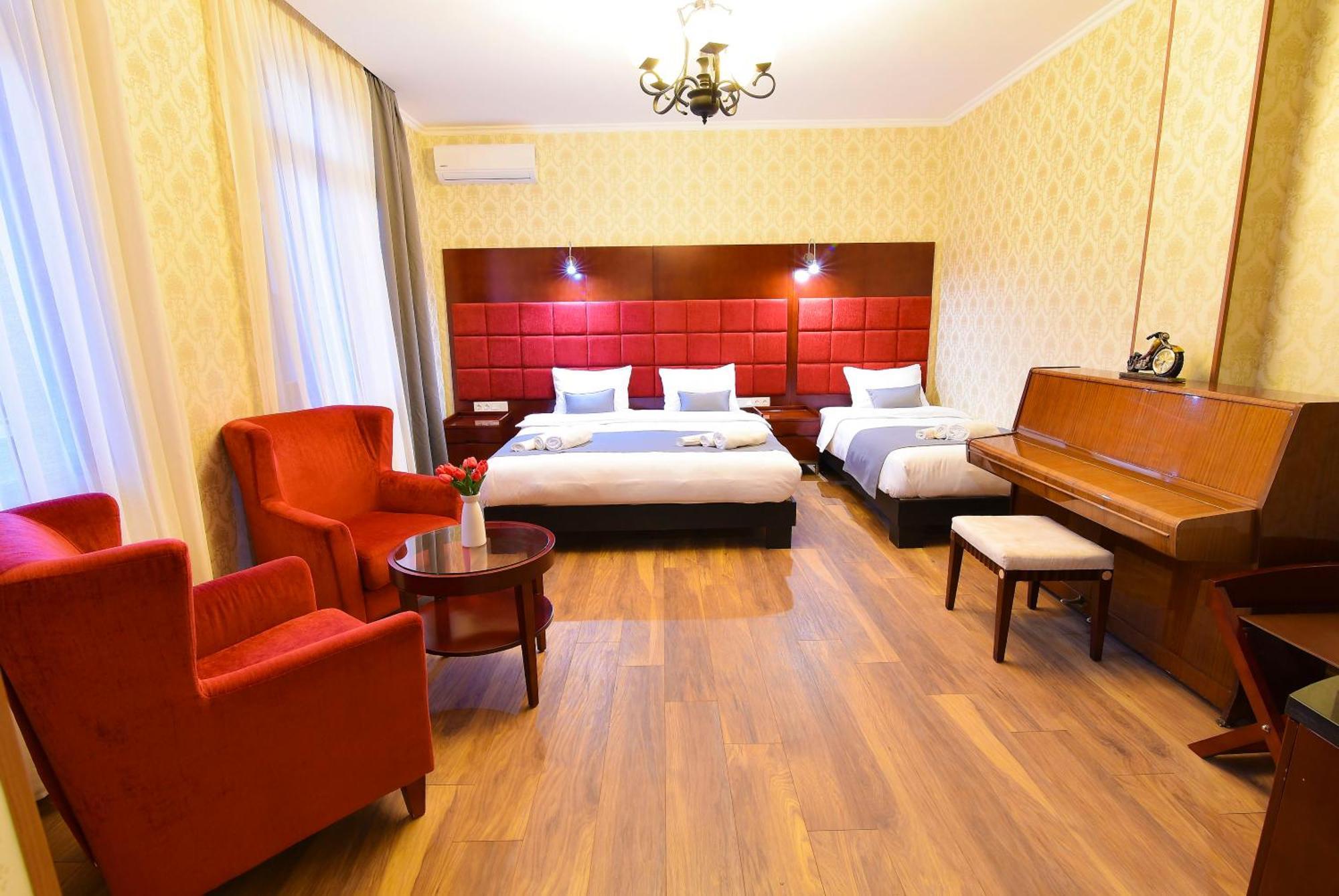 Kraveli Hotel Tbilisi Eksteriør bilde