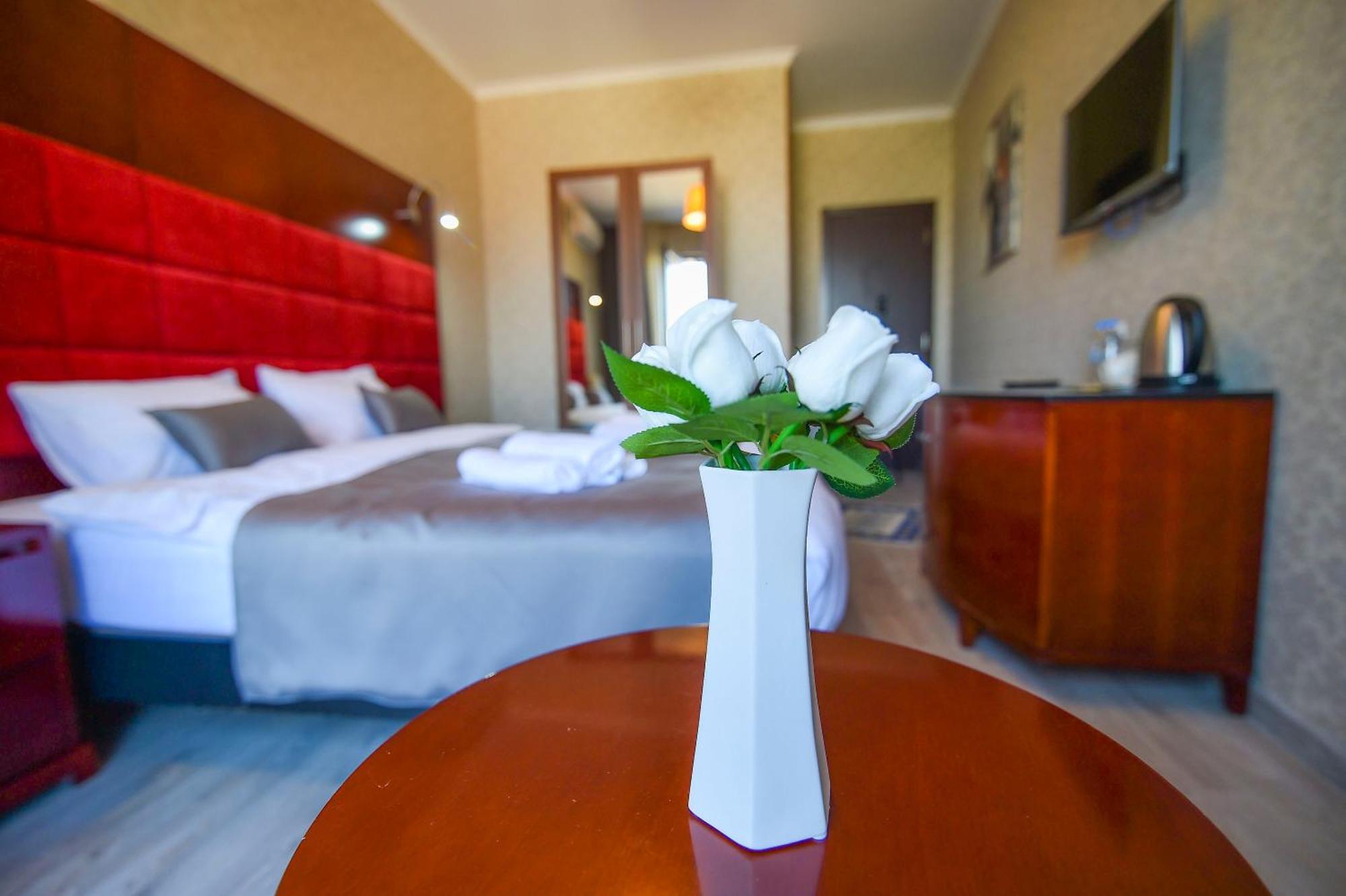 Kraveli Hotel Tbilisi Eksteriør bilde