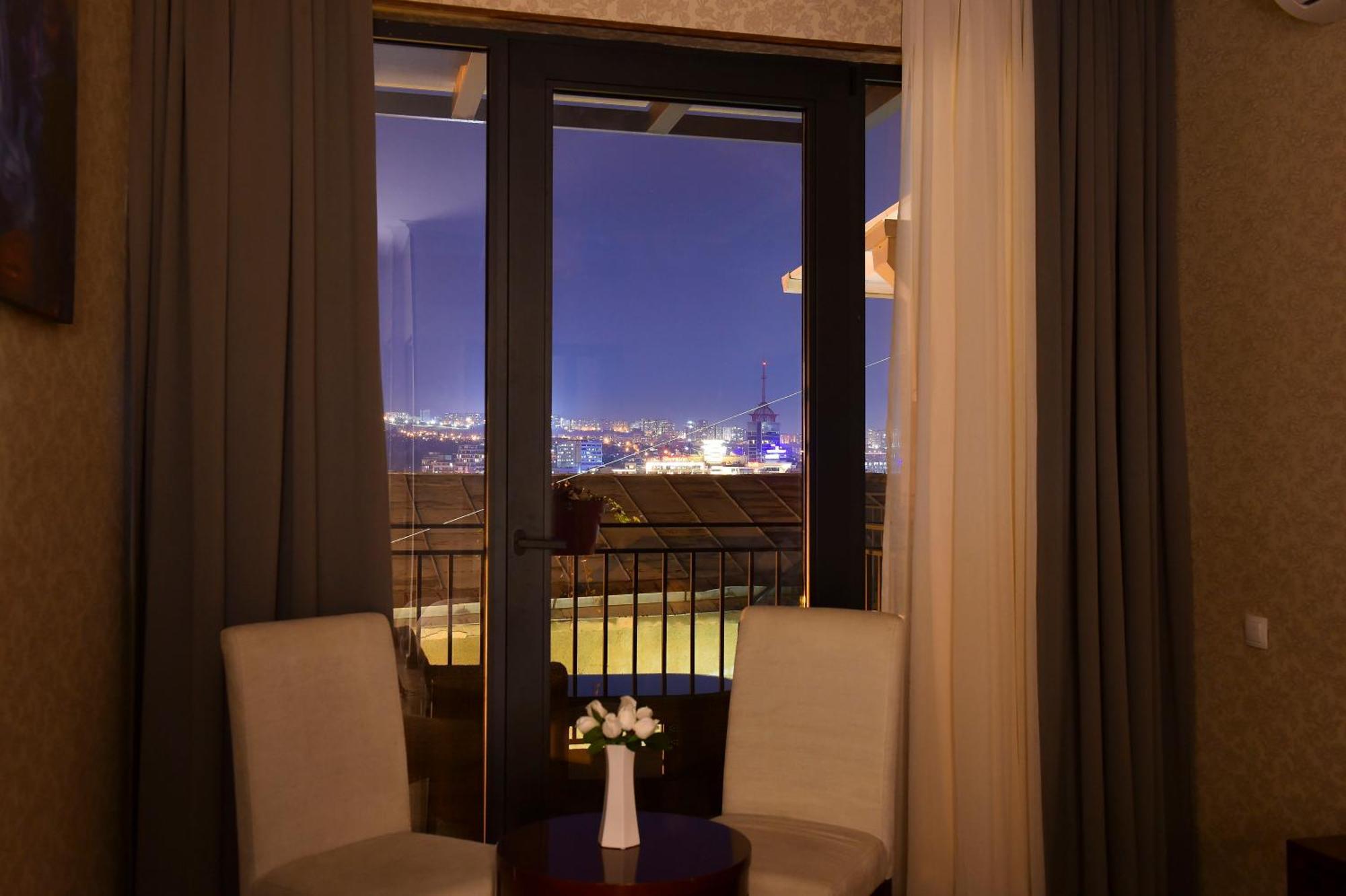 Kraveli Hotel Tbilisi Eksteriør bilde