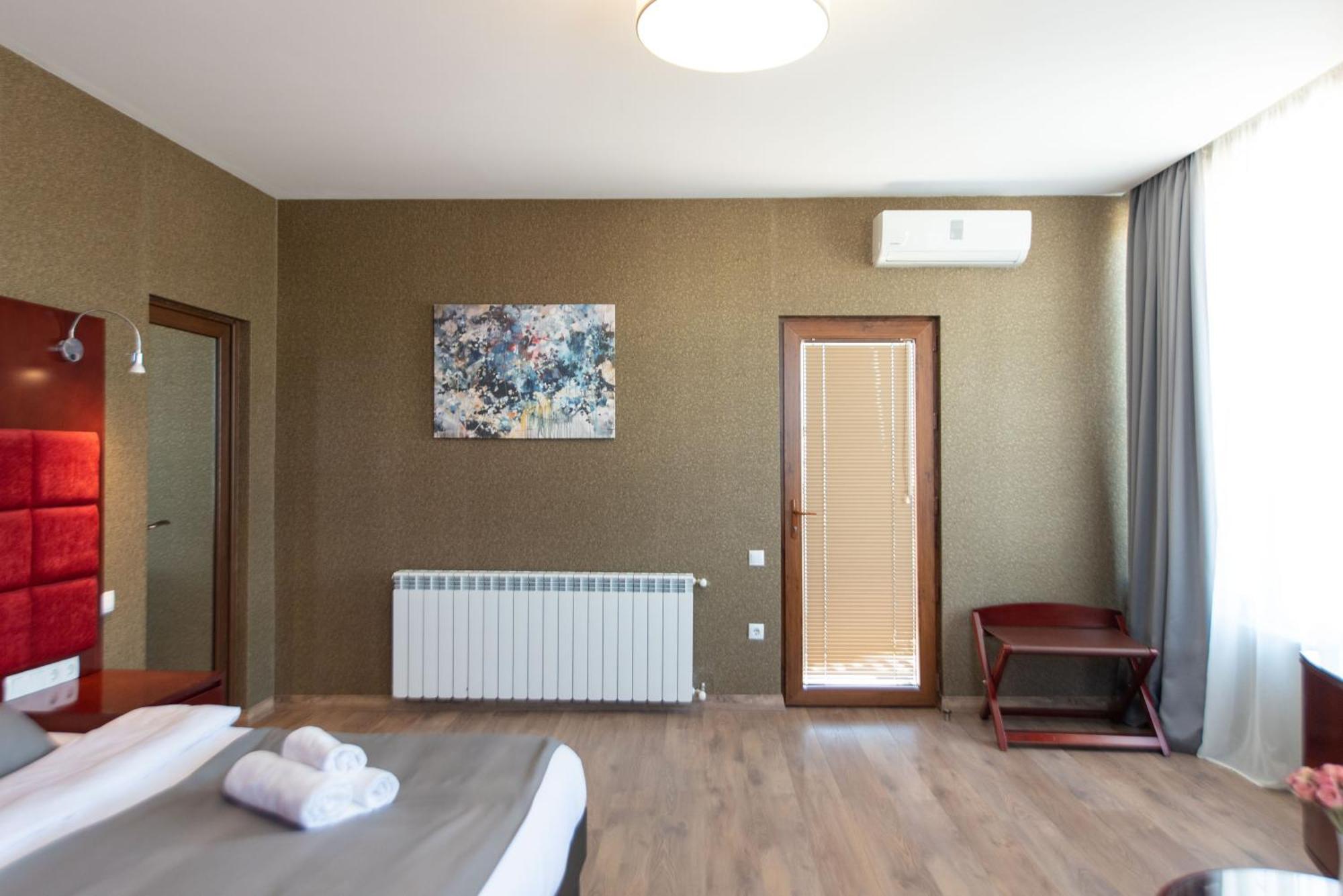 Kraveli Hotel Tbilisi Eksteriør bilde