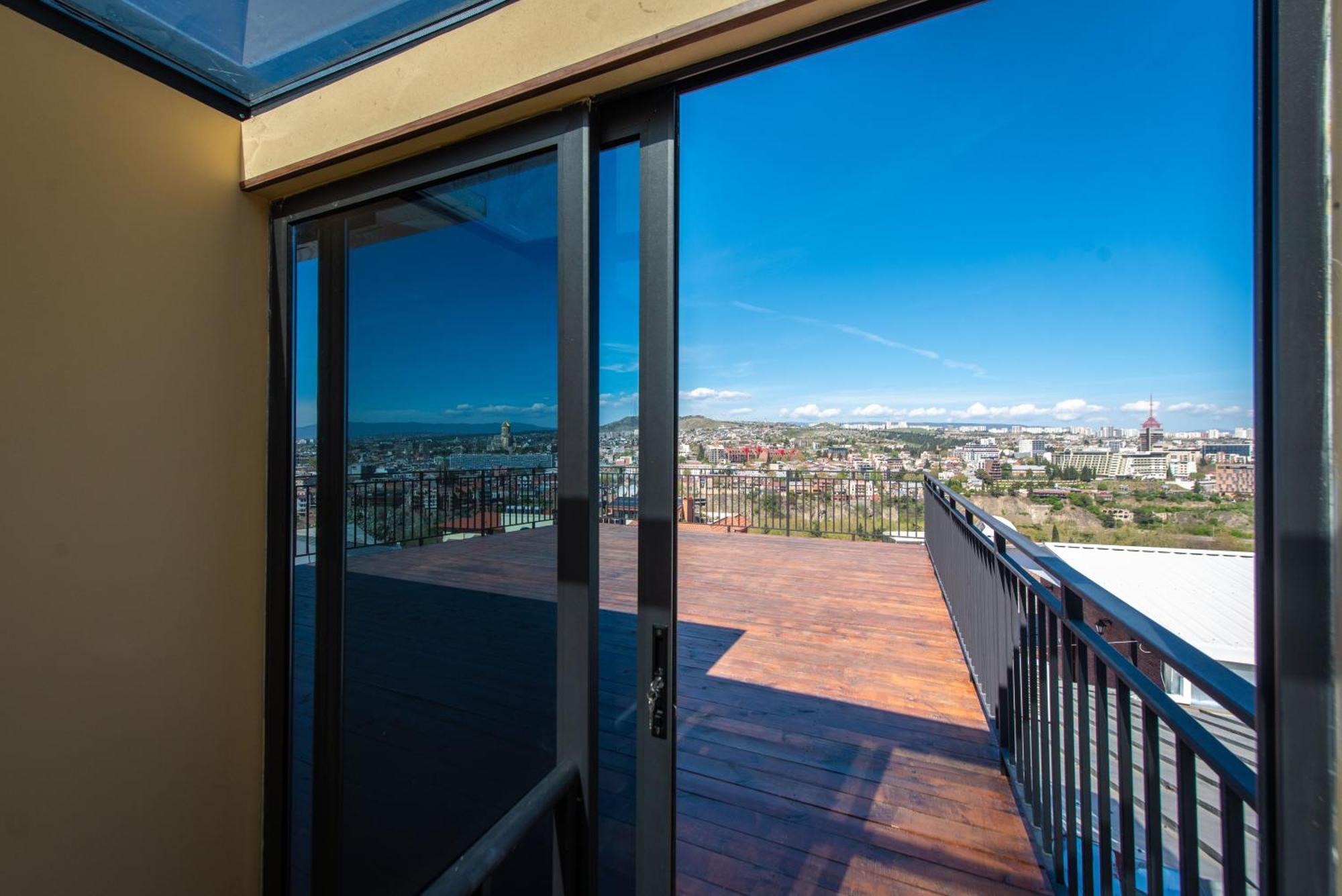 Kraveli Hotel Tbilisi Eksteriør bilde