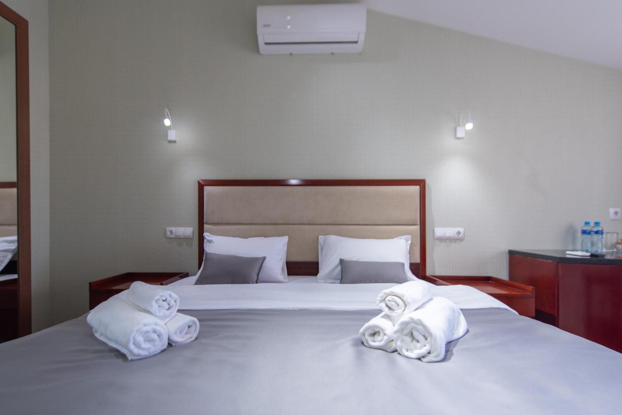 Kraveli Hotel Tbilisi Eksteriør bilde