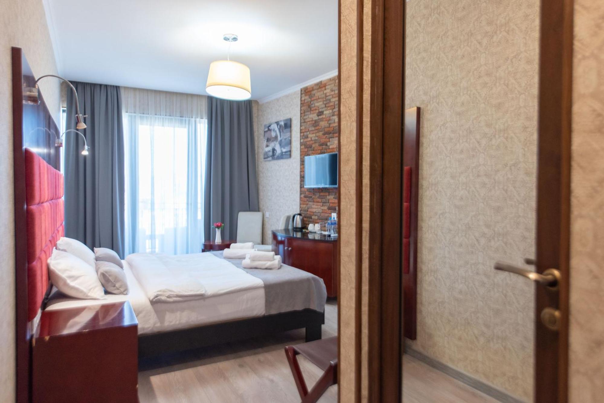 Kraveli Hotel Tbilisi Eksteriør bilde