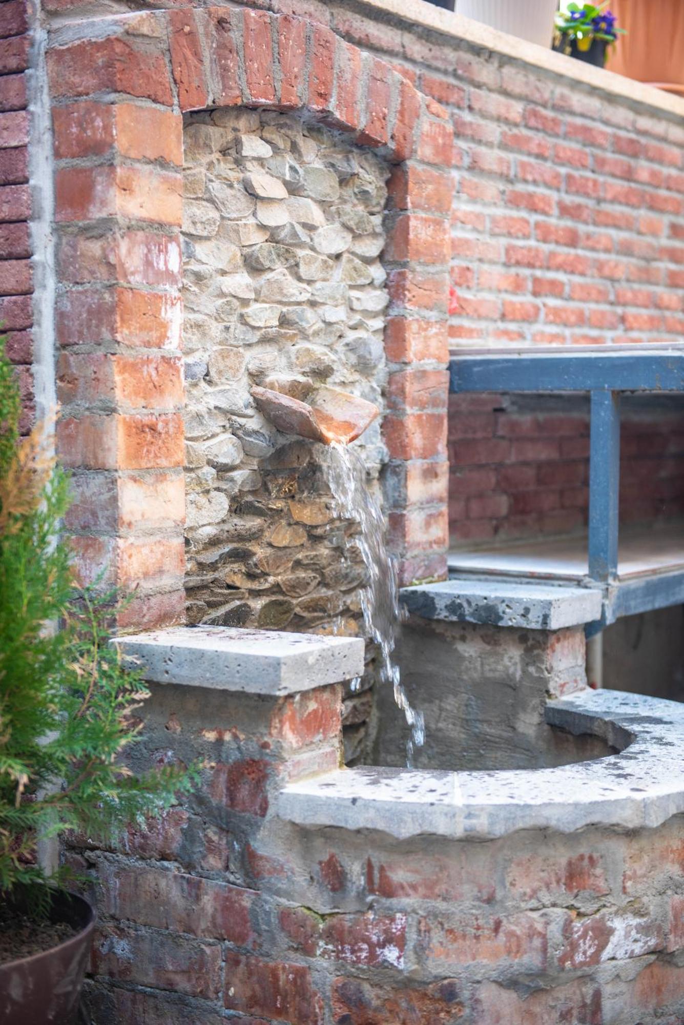 Kraveli Hotel Tbilisi Eksteriør bilde