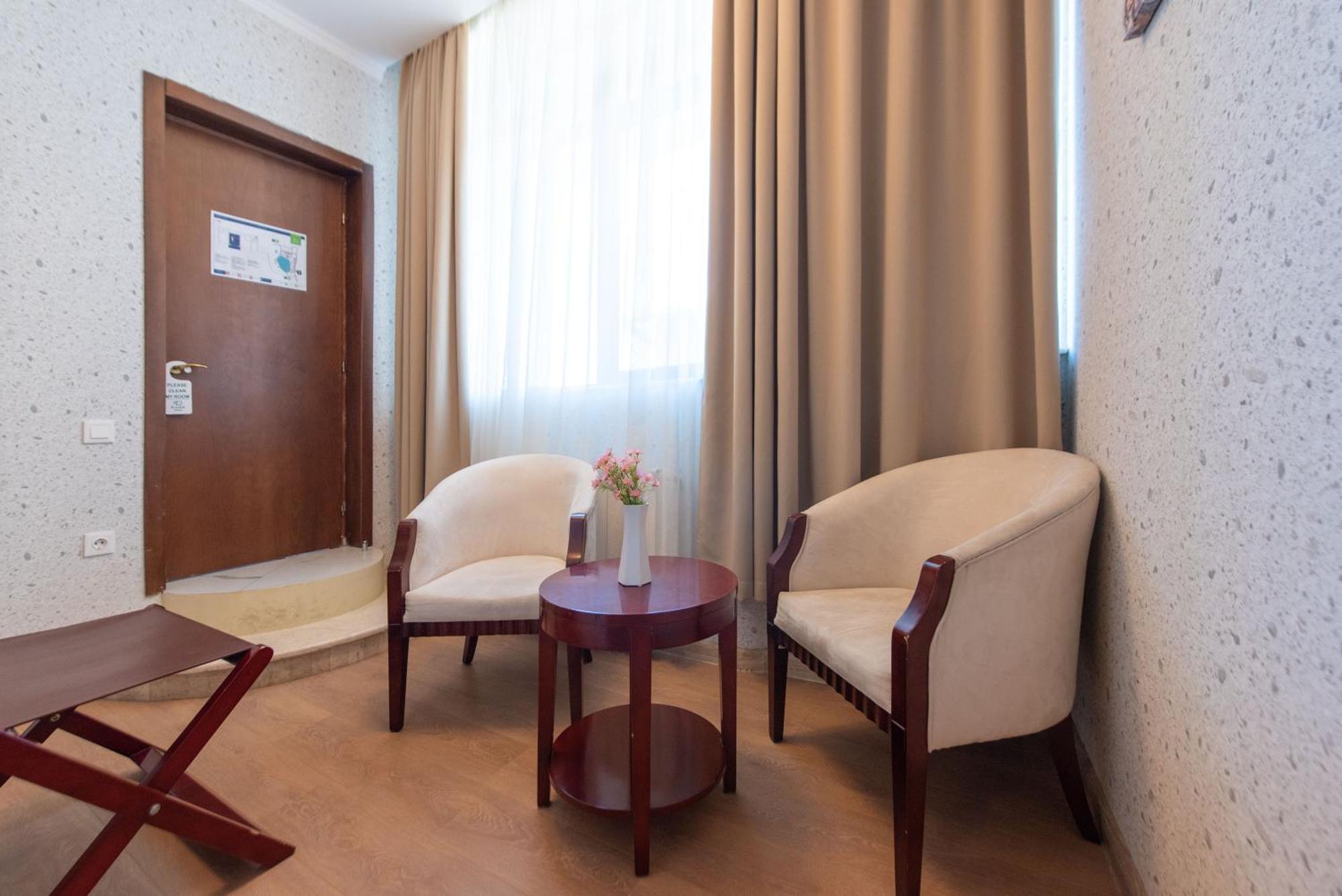 Kraveli Hotel Tbilisi Eksteriør bilde