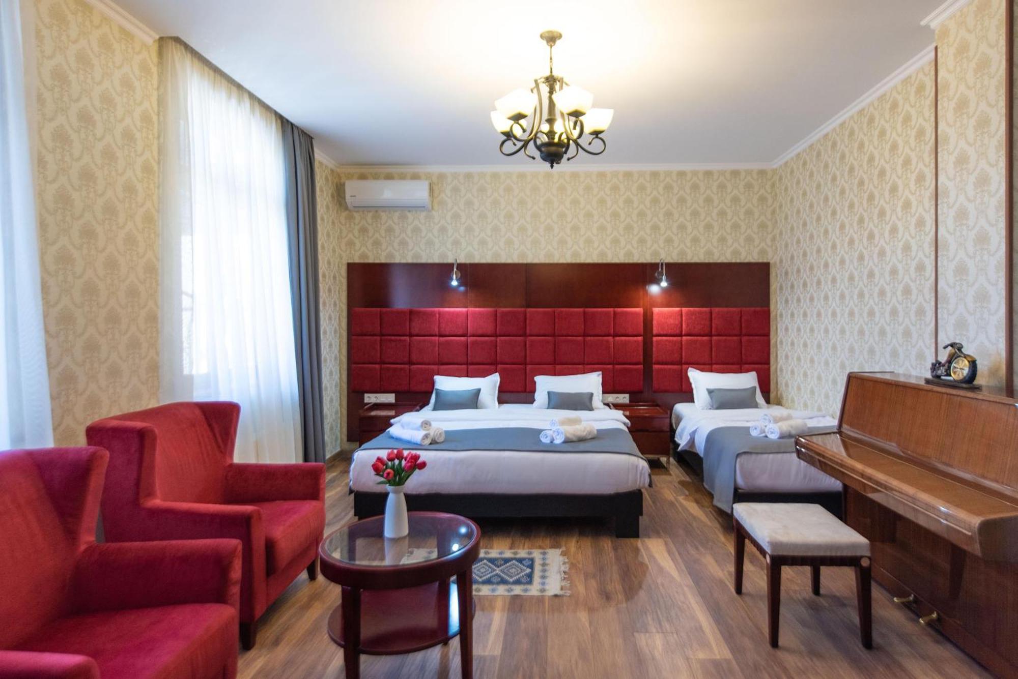 Kraveli Hotel Tbilisi Eksteriør bilde