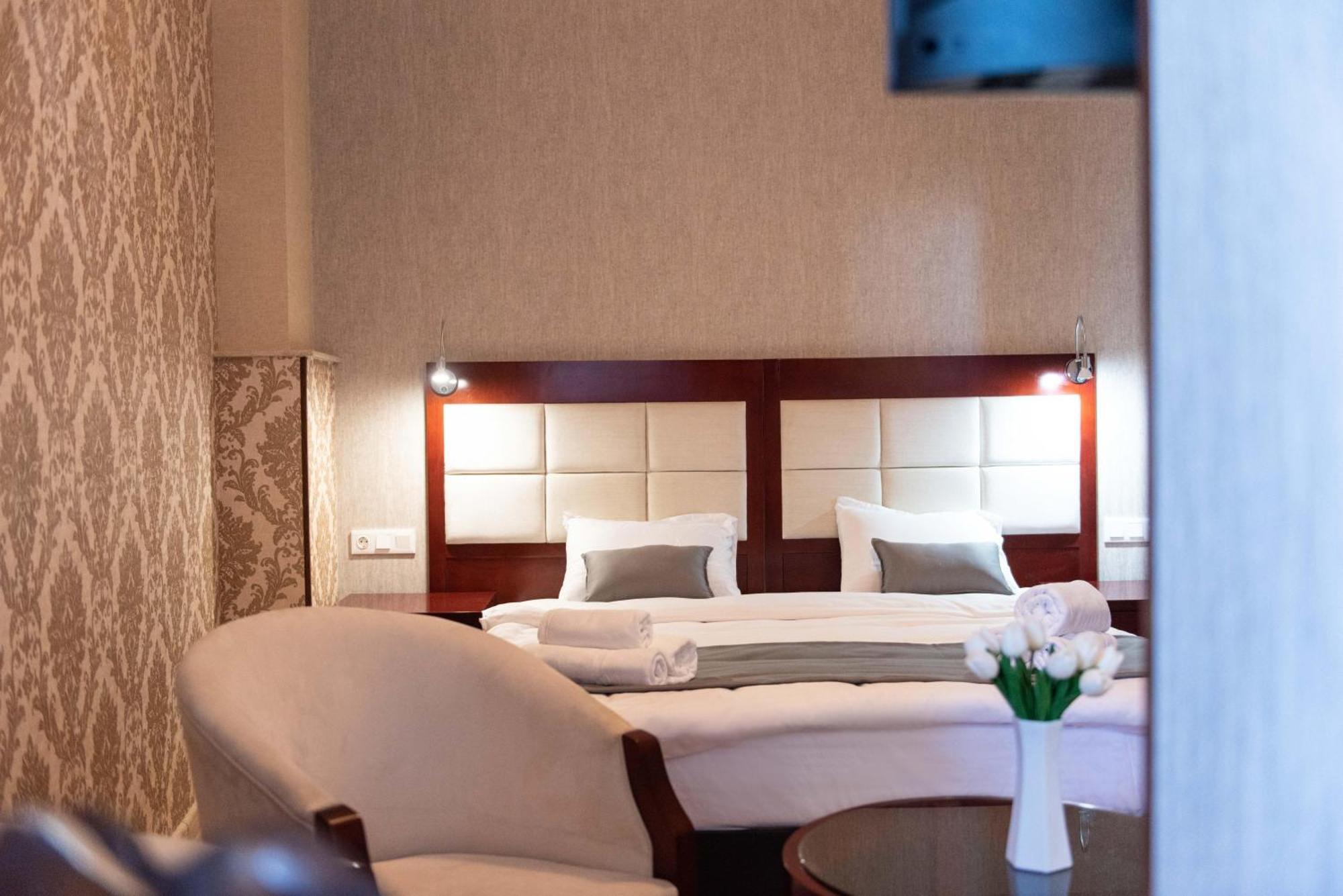 Kraveli Hotel Tbilisi Eksteriør bilde
